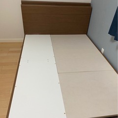 ベッドフレームの画像