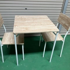 2人用ダイニングセットの画像
