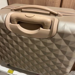 スーツケース取引中決まりました