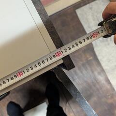 お洒落な柄の吊戸棚の画像