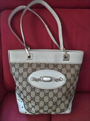 取引中GUCCI、ルイヴィトン　バッグ