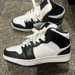 【新品】レデーススニーカー 38サイズの画像