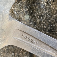 ラッシュ　スタッドレスタイヤ　アルミホイール付き　中古　の画像