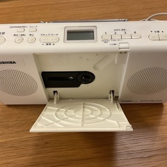 TOSHIBAポータブルCDプレーヤー　TY-C24  ラジオ聴けますの画像