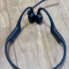 SHOKZ OPENCOMM 骨伝導ヘッドセットの画像