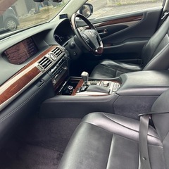 レクサスLS６００hモデリスタエアロ付きの画像