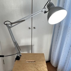 ⭐️良品⭐️0円⭐️デスクライトの画像