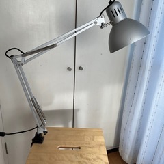 ⭐️良品⭐️0円⭐️デスクライトの画像