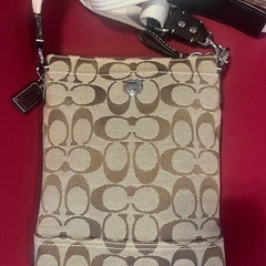 No.7  オシャレな【COACH】のショルダーバッグ👜バッグ