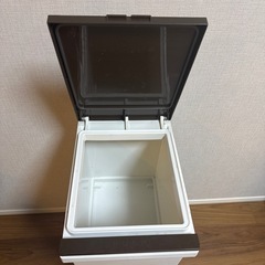ゴミ箱の画像