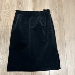 Nobleコート、FABIA　Vネックニット、KBF、INEDスカートの画像