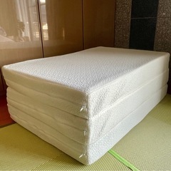 ベッド  マットレス (定価110,000円)