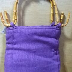 麻のバックの画像