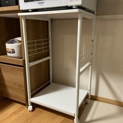 【無料】レンジ台・ゴミ箱置き場