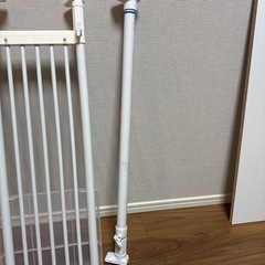伸縮つっぱり棒、棚の画像