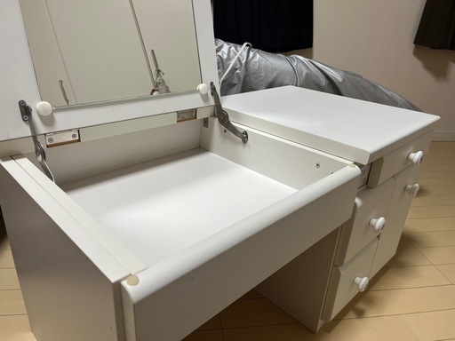 ドレッサー(デスクにもなる)