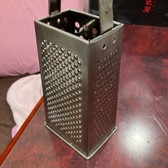 チーズスライサー