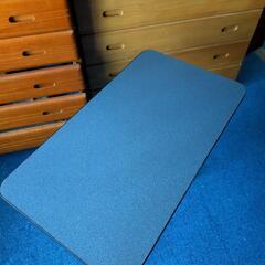 折りたたみテーブル（美品）／グレーで清潔感ありの画像