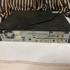 【T4】SHARP/VHS/HDD/DVDレコーダー DV-ACV52 2007の画像