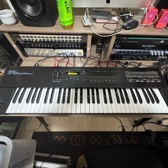 ROLAND D-10 シンセサイザー