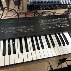 ROLAND D-10 シンセサイザーの画像