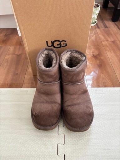 使用品　UGG ブーツ　グレー　箱付き　Women Classic Mini 24.0 cm