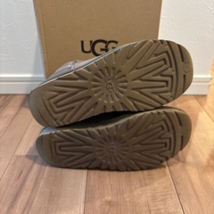 使用品　UGG ブーツ　グレー　箱付き　Women Classic Mini 24.0 cmの画像