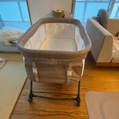 【美品】蚊帳付きベビーベッド（折りたたみ式）