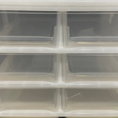 受け渡し予定者決定済　ニトリ　収納ケース　キャスター付き② 割れあり