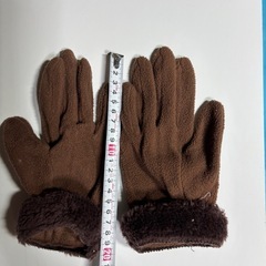 ☆中古未使用品レディース茶色の暖か手袋秋冬物暖か肌触り良好ふわふわ感ありの画像