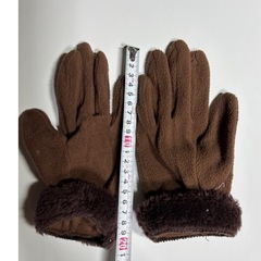 ☆中古未使用品レディース茶色の暖か手袋秋冬物暖か肌触り良好ふわふわ感ありの画像