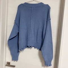 LOWRYS FARM ブルー Vネックセーターの画像