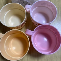 魔女の宅急便　キキ　プラスチックコップ4つ　入れ物ありの画像