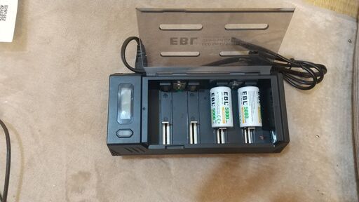 EBL急速充電器　＋　単2充電式電池  ４本