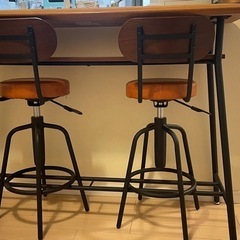 カウンターテーブル&チェア2脚の画像