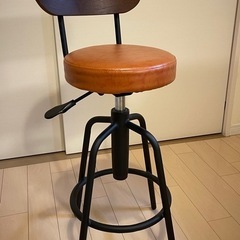 カウンターテーブル&チェア2脚の画像