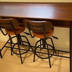 カウンターテーブル&チェア2脚の画像