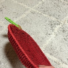 赤いリンゴ  編みカゴ  美品の画像