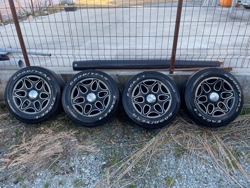 ハイエース16インチタイヤホイールセット