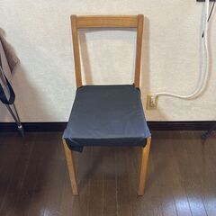 木製ダイニングチェア 黒色カバー付き　現状品です 非対面でお渡し