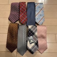 ネクタイ8本