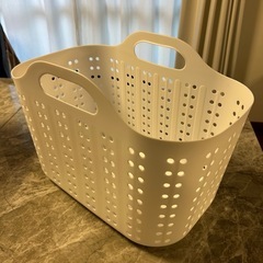 【美品・ニトリ】ランドリーバスケット　カゴ①　　
