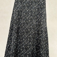 ロングスカート　ネイビー　花柄　スカート　紺　シック　綺麗　大人の画像
