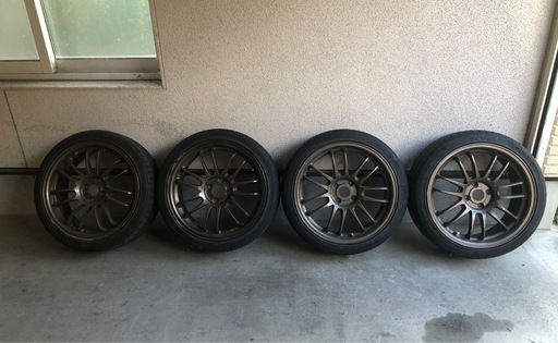 ブラウン色アルミ付き　205/40Z R17
