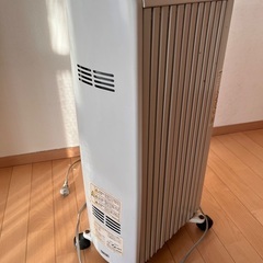 電気 デロンギヒーター　油入り式の画像