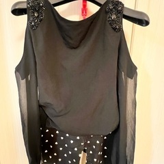 🤎オフショルトップスとハートジーンズの画像