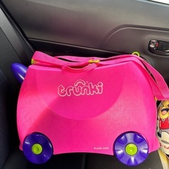 ベビーカーとトランキーの画像