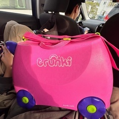 ベビーカーとトランキーの画像