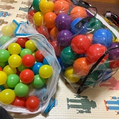 【受け取り決定】カラフル ボールプール用ボール 大小約200個