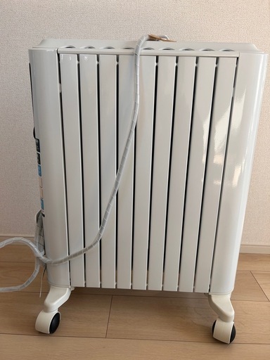 デロンギオイルヒーター　電気ヒーター　中古　お買得品